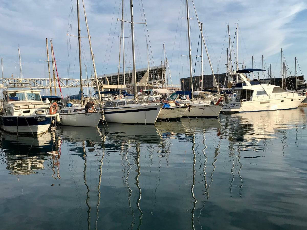 Готель Sleep & Boats Barcelona City Сан-Адріа-де-Бесос Екстер'єр фото